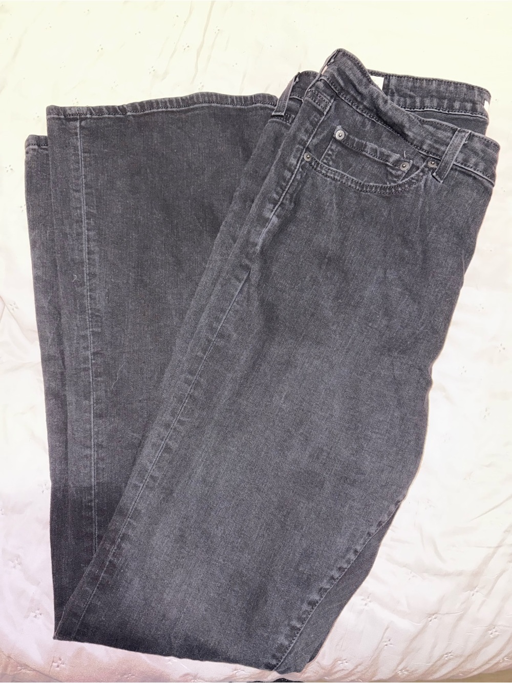 Levi's Women's Flare Jeans in Washed Black